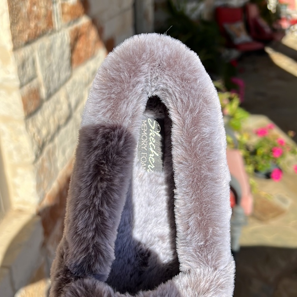 NEW Skechers Women’s Cozy Campfire Dream Glam Pewter Slippers, Size 11 W… - Picture 10 of 13
